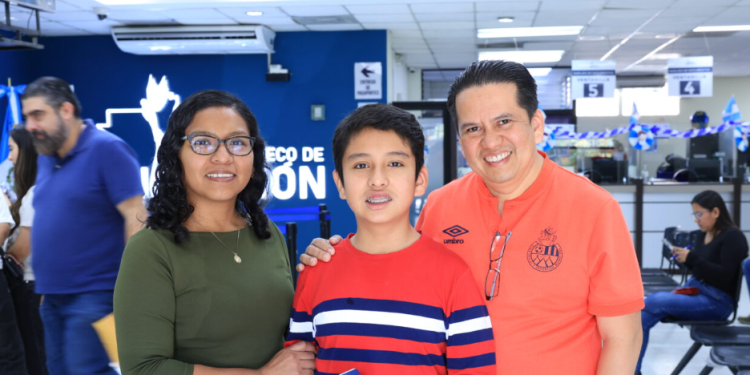 El Instituto Guatemalteco de Migración destaca éxito de jornada extendida de emisión de pasaportes. (Foto: IGM)