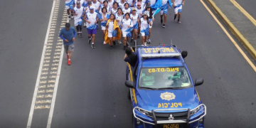 El DT-PNC desplegó un anillo de seguridad para los guatemaltecos que participan en el traslado de la antorcha con el fuego centroamericano, una de las actividades por las fiestas patrias. / Foto: PNC.