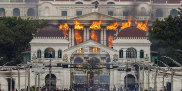 Palacio Singha Durbar, sede de gobierno y el parlamento en Nepal. / Foto: EFE.