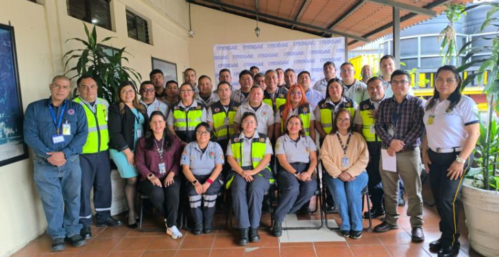 Personal del AILA participa en capacitación para fortalecer su respuesta ante emergencias. / Foto: DGAC.