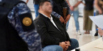 Roberto Carlo Girón Hernández, alias "Gordo", extraditado a Estados Unidos. / Foto: Embajada de Estados Unidos.