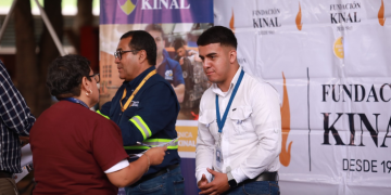 IGSS impulsa formación académica de su personal con Expo Becas 2026. (Foto: IGSS)