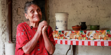 Mano a Mano alcanza más de la mitad de la meta de cementación de pisos./Foto: Dickéns Zamora.