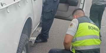 Bomberos aeronáuticos asisten parto. / Foto: DGAC.