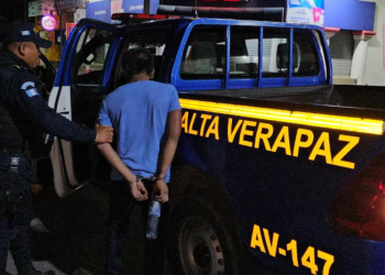 PNC captura a un hombre por atacar su progenitora en Alta Verapaz