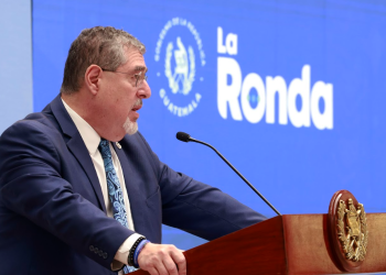 Presidente celebra el triunfo de atletas destacados./Foto: SCSP.