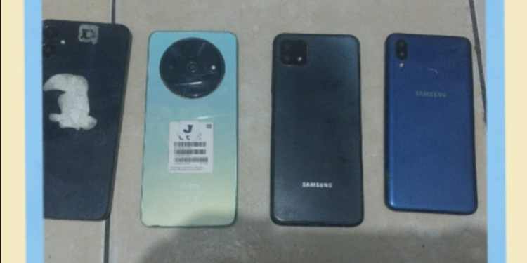 Las autoridades penitenciarias destacaron que estas acciones buscan frenar el accionar de estructuras criminales que operan desde los centros carcelarios. / Foto: PNC.