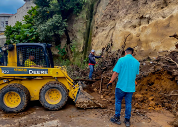 Caminos atienden emergencias por lluvias en carretera./Foto: DGC.