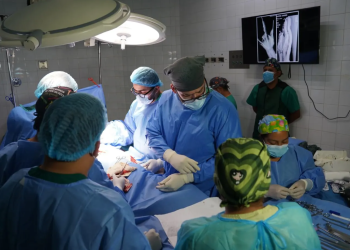 Hospital Pedro de Bethancourt realizó simposio en ortopedia y traumatología con enfoque en ortopedia reconstructiva. (Foto: MSPAS)