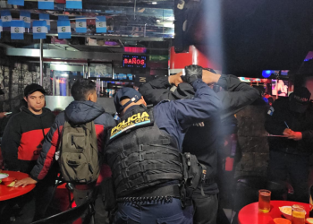Policía Nacional Civil realizó operativos de seguridad en centros nocturnos en diferentes puntos del país. (Foto: PNC)