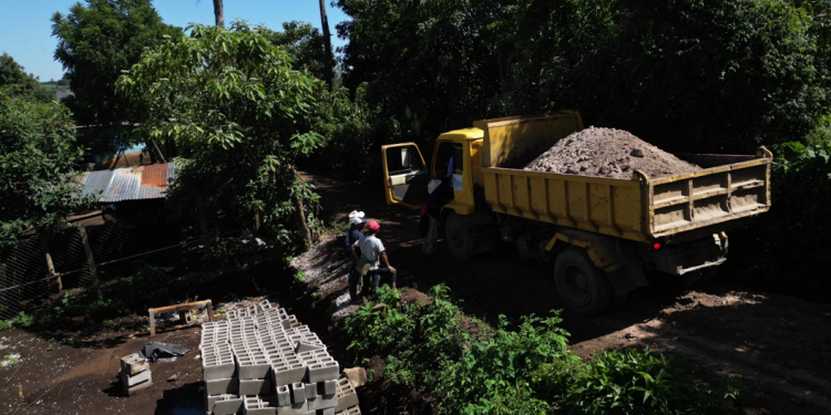 Unidad de convoyes avanza en el fortalecimiento vial en los departamentos de Jalapa y Quiché. (Foto: CIV)