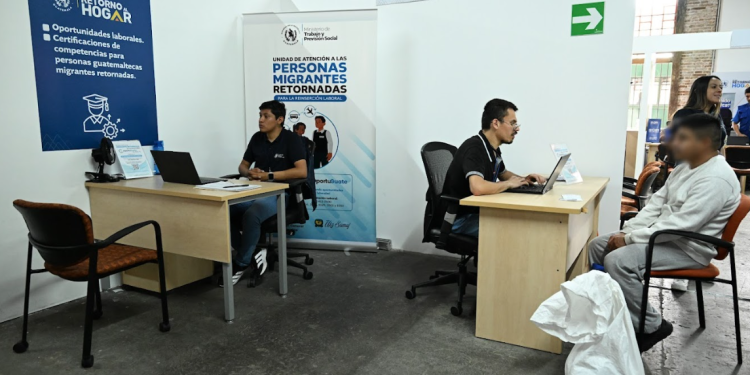 Centro de Atención y Registro ha brindado atención a tres mil 944 personas guatemaltecas. (Foto: Byron de la Cruz)