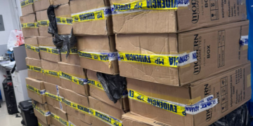 Los cigarrillos incautados no contaban con los permisos sanitarios ni con el pago de impuestos establecidos por la ley. / Foto: PNC.