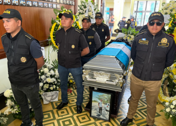 Honras fúnebres del investigador Cleofas Barely Ortega Guzmán. / Foto: PNC