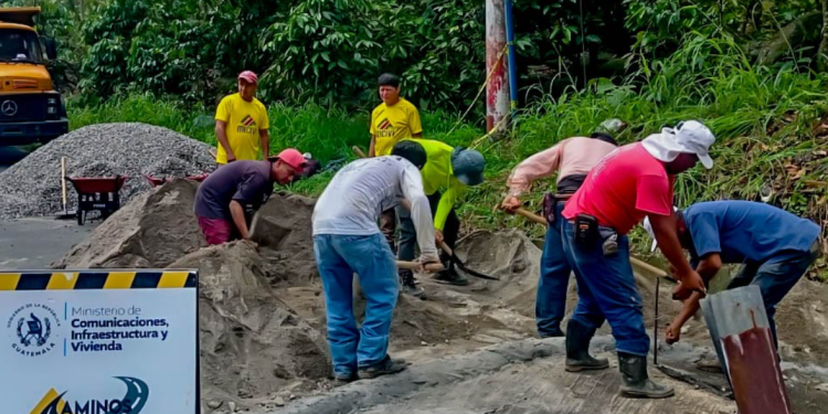 Caminos atiende emergencias causadas por lluvias./Foto: CIV.
