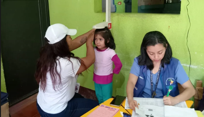 Ministerio de Salud lleva a cabo jornada integral de vacunación y evaluación nutricional en el municipio de Chinautla. (Foto: MSPAS)