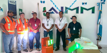 DGAC entregó faro giratorio en el Aeropuerto Mundo Maya./DGAC.