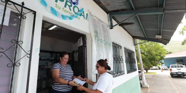 Farmacia PROAM en Hospital de El Progreso facilita el acceso a medicamentos./Foto: MSPAS.