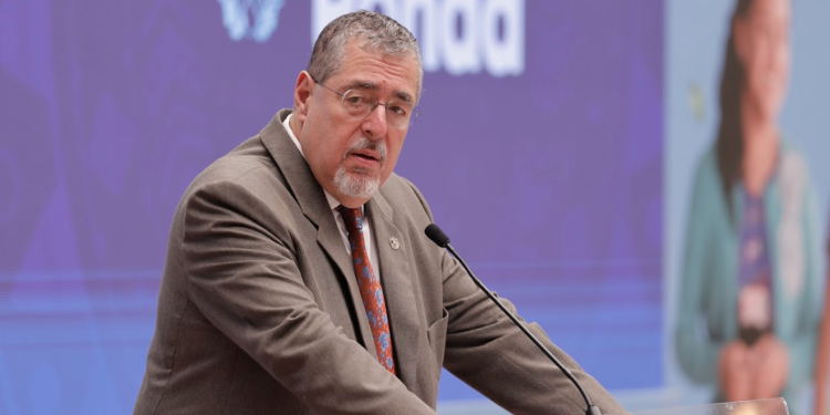 Presidente exige respeto para ministros en citaciones al Congreso./Foto: Analí Camey.