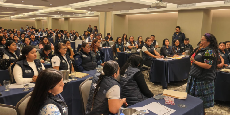 Mides capacita a colaboradores del programa de Comedores Sociales. / Foto: Mides.