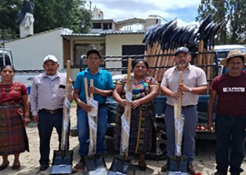 Estos implementos básicos resultan esenciales para la implementación de técnicas que contribuyen a disminuir la pérdida de suelo fértil. / Foto: MAGA.