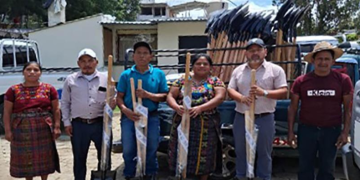 Estos implementos básicos resultan esenciales para la implementación de técnicas que contribuyen a disminuir la pérdida de suelo fértil. / Foto: MAGA.