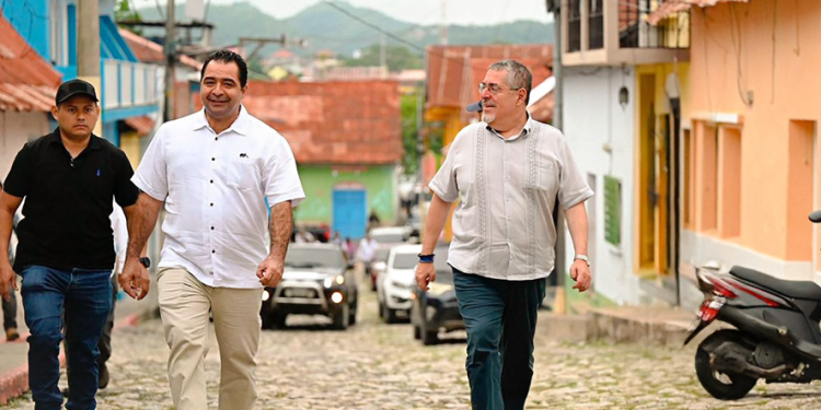 Presidente Arévalo inició gira “A Tu Tierra” en el departamento de Petén. (Foto: Gobierno de Guatemala)