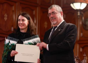 El presidente Bernardo Arévalo, durante la ceremonia de recepción de cartas credenciales de seis embajadores. /Foto: Dieckéns Zamora