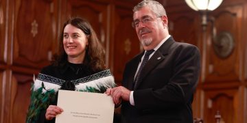 El presidente Bernardo Arévalo, durante la ceremonia de recepción de cartas credenciales de seis embajadores. /Foto: Dieckéns Zamora