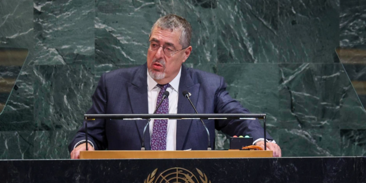 Presidente Arévalo reitera solución pacífica al conflicto entre Israel y Palestina. / Foto: EFE.