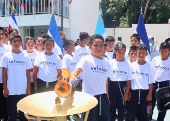 El pueblo de Ahuachapán recibió la Antorcha Centroamericana de la Paz y la Libertad
