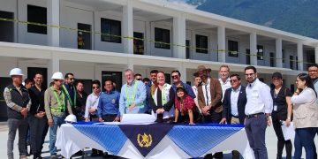 Presidente supervisa construcción de la Escuela Primaria Santa Isabel en San Juan Alotenango