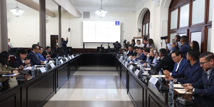 Minfin inicia diálogo del proyecto de Presupuesto 2026 en el Legislativo