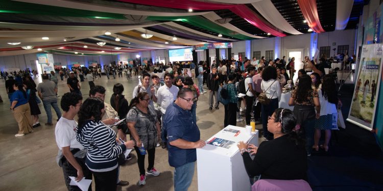 Feria Nacional de Becas llevó información a más de 2 mil guatemaltecos. / Foto: Segeplan.