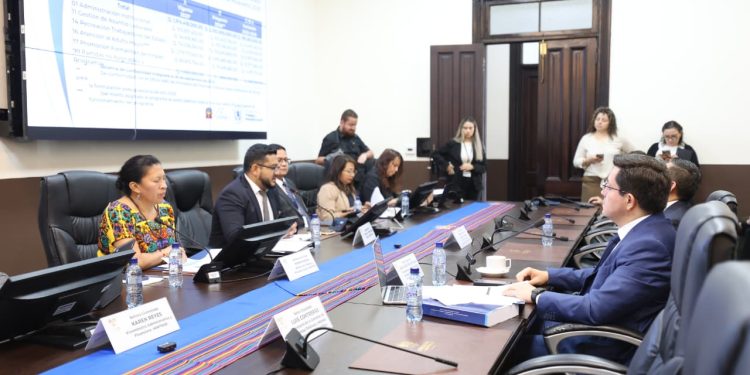 Ministerios y secretarías continúan diálogo sobre iniciativa de presupuesto para 2026. / Foto: Congreso de la República.