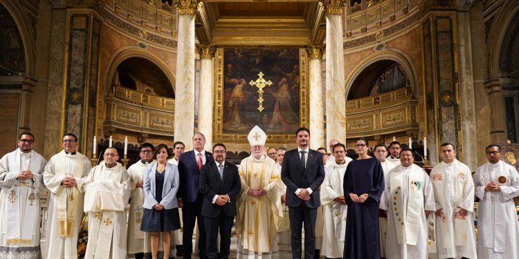 Santa Sede celebra misa en ocasión del 204 aniversario de independencia de los países centroamericanos. / Foto: Minex.