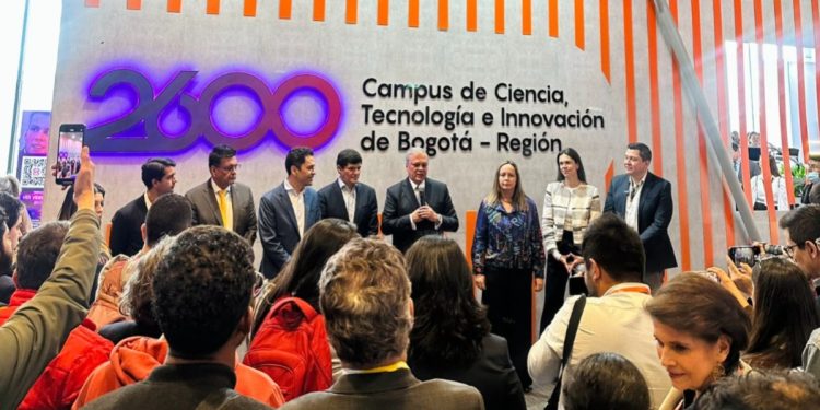 Guatemala impulsa lazos comerciales en Colombia y Argentina