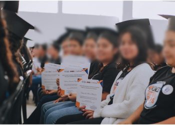 240 adolescentes culminan programa “Jóvenes Listos” de World Visión junto a la SBS