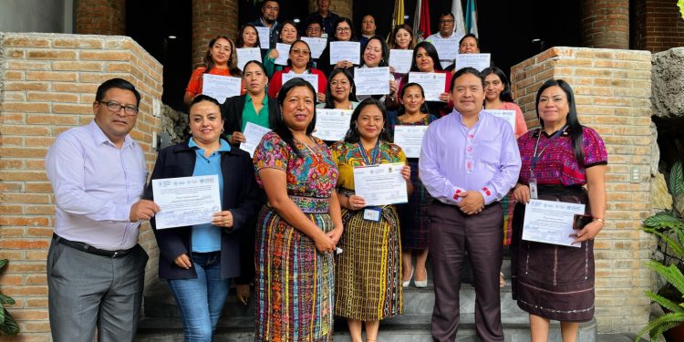 Concluyen diplomado sobre racismo y discriminación en Huehuetenango