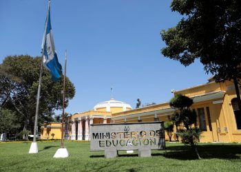 El programa de becas busca reforzar las habilidades y destrezas que les permitan a los docentes innovar las metodologías de enseñanza de dichos idiomas.