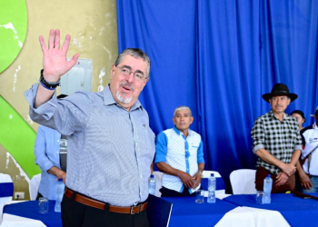 Presidente Bernardo Arévalo continúa gira de trabajo en Santa Rosa