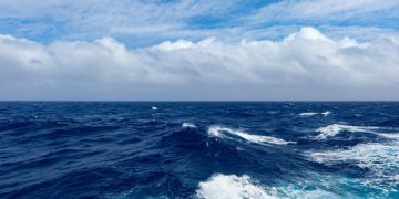 El límite de acidificación oceánica se haya superado por primera vez, el informe indica que el cambio ha sido impulsado principalmente por la quema de combustibles fósiles y agravado por la deforestación.