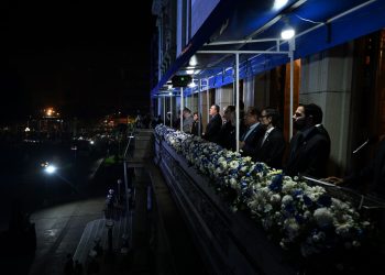 El presidente Bernardo Arévalo, junto a la vicepresidenta Karin Herrera y miembros de su gabinete, en la ceremonia de conmemoración de los 204 años de la Independencia patria.
