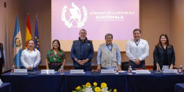 El presidente Bernardo Arévalo, durante su gira A tu tierra en Sacatepéquez.