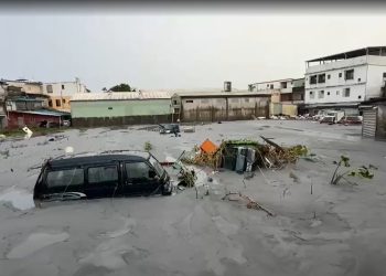 Auntoridades de socorro de contabilizan 124 personas desaparecidas tras el paso del supertifón Ragasa por Taiwán.