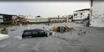 Auntoridades de socorro de contabilizan 124 personas desaparecidas tras el paso del supertifón Ragasa por Taiwán.