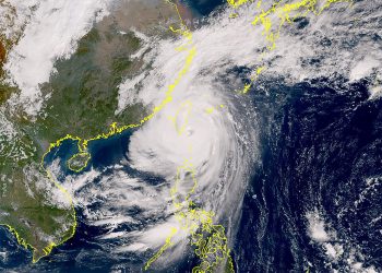 Esta imagen de satélite muestra la magnitud deñ super tifón Ragasa, que azota al sur de la República de China, (Taiwán)
