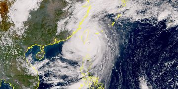 Esta imagen de satélite muestra la magnitud deñ super tifón Ragasa, que azota al sur de la República de China, (Taiwán)