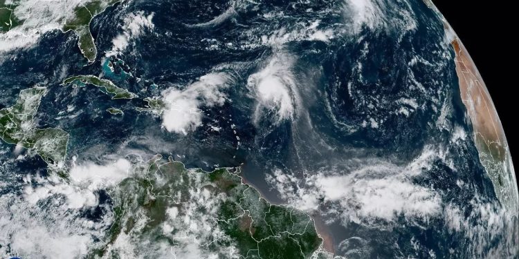 La tormenta Humberto cobra fuerza en el Caribe pero el Centro Nacional de Huracanes aún no tiene pronóstico de la trayectoria.