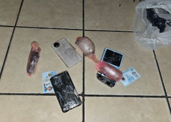 Incautan objetos que ocultaban las mujeres al ingreso de Renovación I. / Foto: PNC.